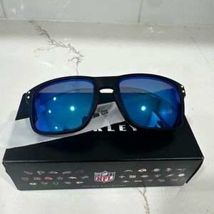 Oakley NFL Los Angeles Chargers Holbrook Black Matte Men's Sun Glasses